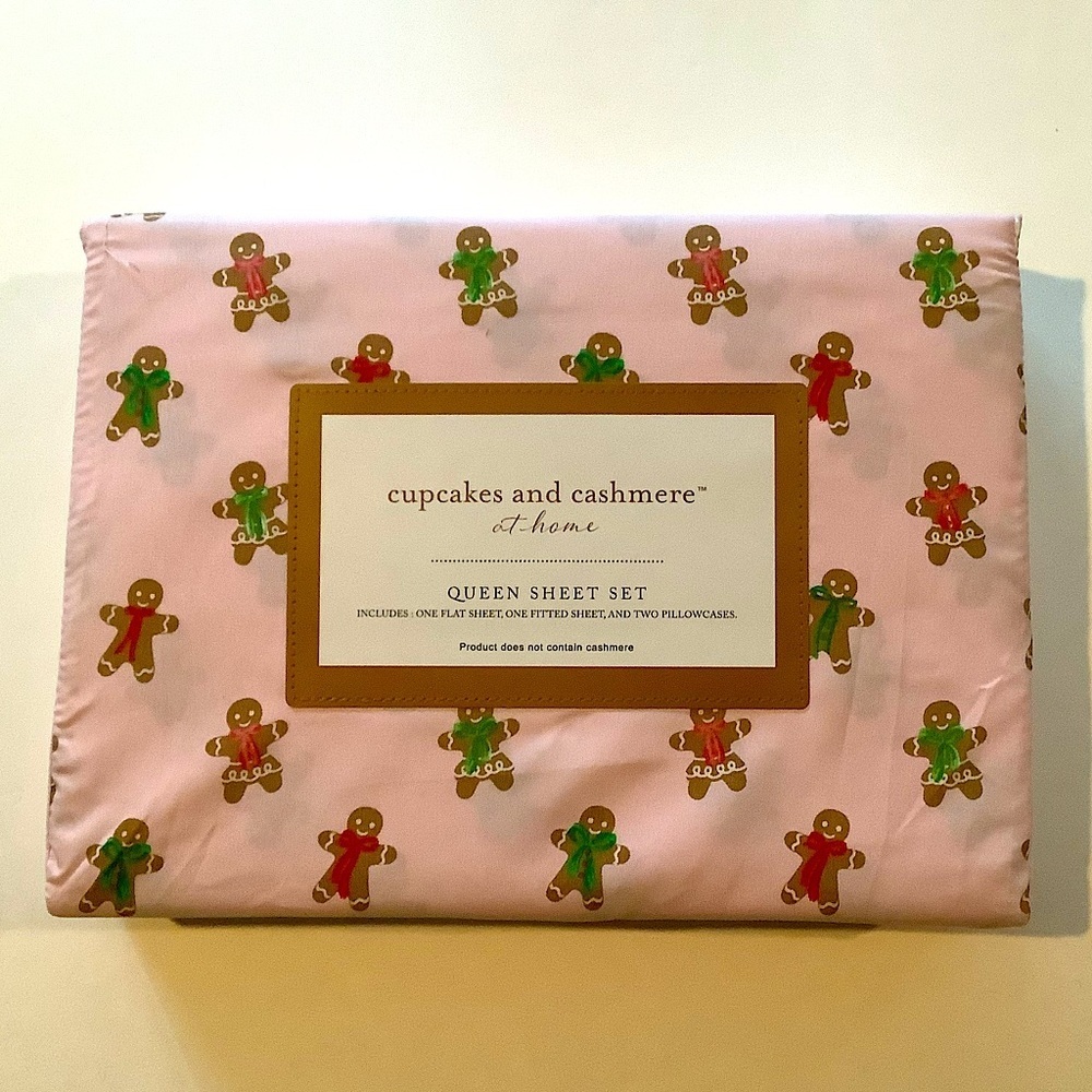 Cupcakes & Cashmere Gingerbread Treats Pink Queen Sheet Set New